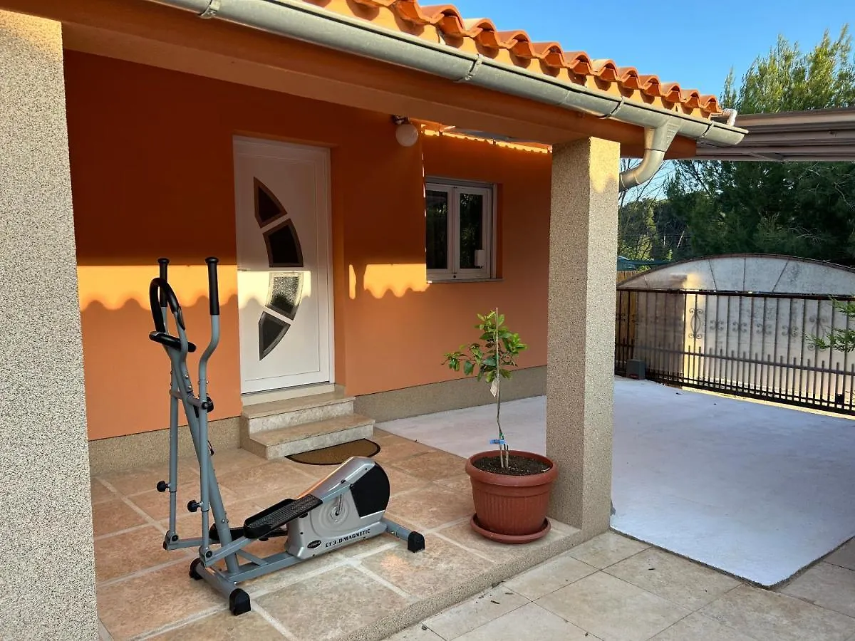 Dora House With Wifi And Outdoor Swimming Pool 0*, Pula