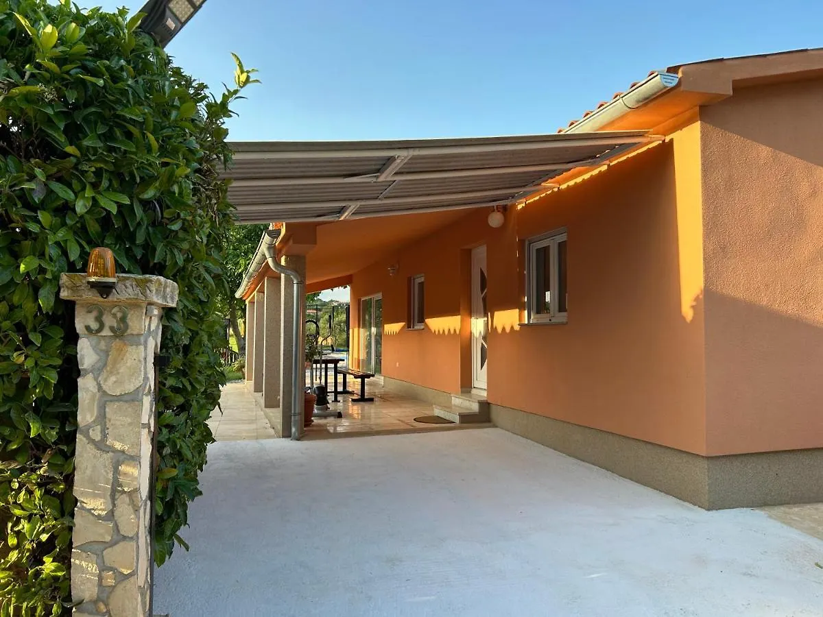 Dora House With Wifi And Outdoor Swimming Pool 0*, Pula